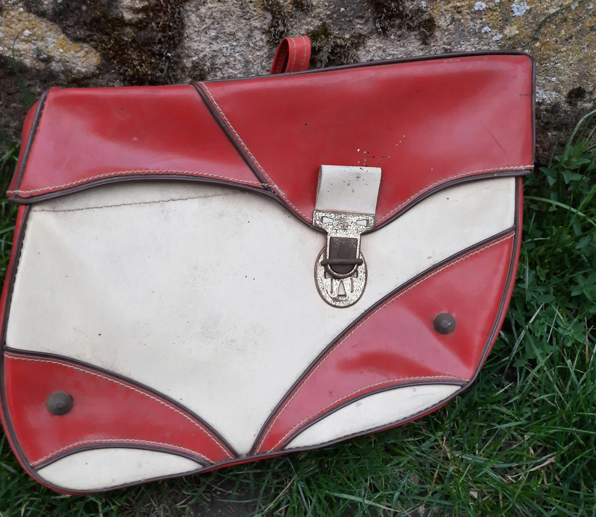 Lot de deux sacoches de v?�lo ancienne vintage �?? Avant Pendant Apr?�s